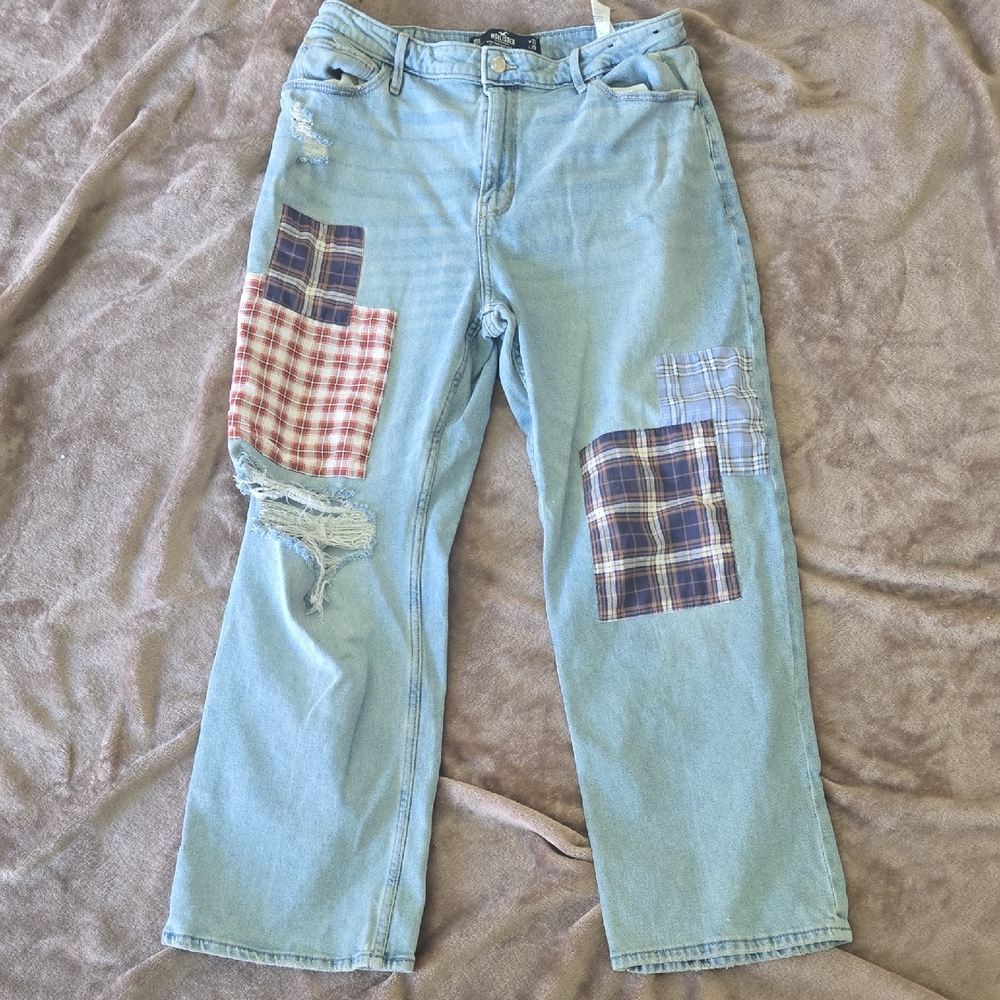 Hollister Boyfriend Jeans – Patchwork Plaid & Distressed Details (Size 32x29) J2